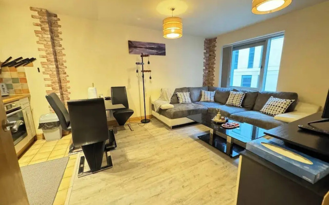 Spacious 2-bed Flat Next to Piccadilly Station