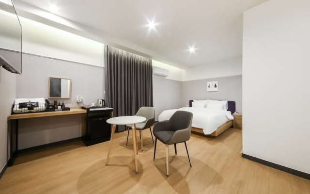 Busan Station Hotel Gray 194