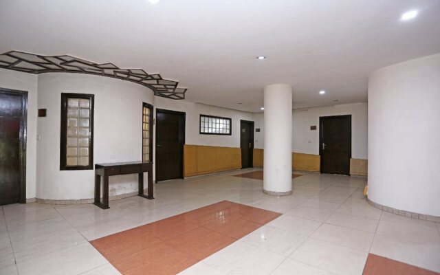 OYO 1824 Hotel Grand Peepal