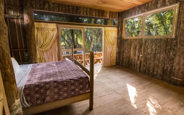 Hostel Bambu Gran Palas and Cenote