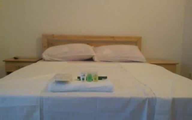 Imans Hotel Dabou