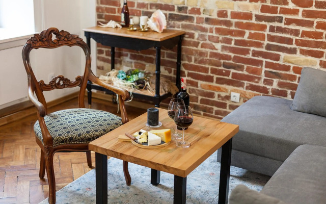 Gallery Art Apartment