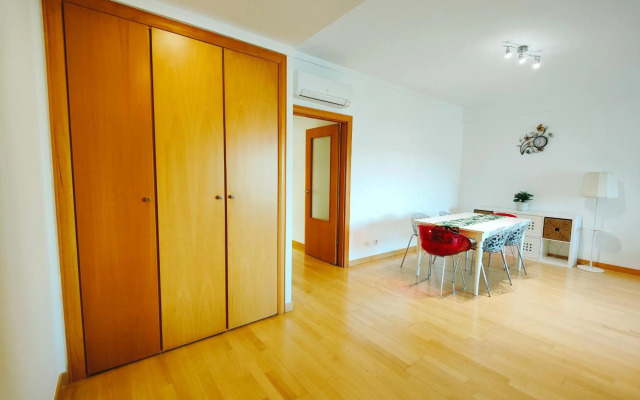 Sunny Home Lisboa Expo, free parking