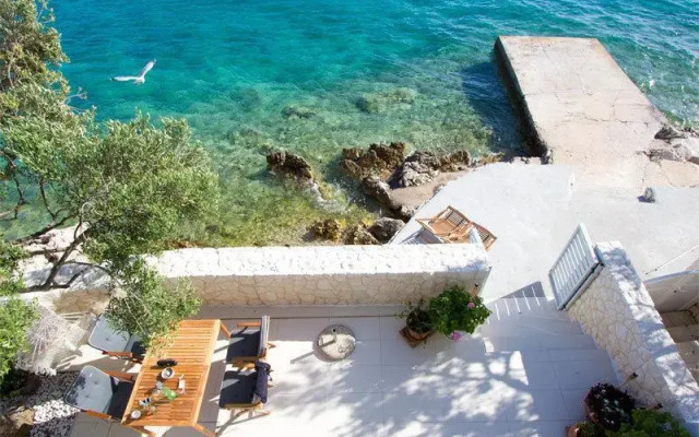 Beachfront villa Tribunj