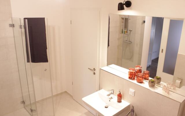 NEU-Luxus Apartment-Zentral 350m Altstadt-2Zi-65qm