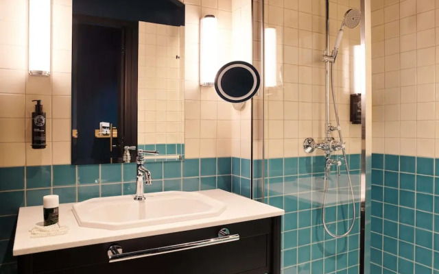 Square Lodge Hotel La Roche Sur Yon - Handwritten Collection