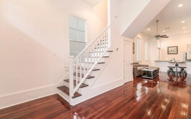 Residences Du Carondelet by Hosteeva