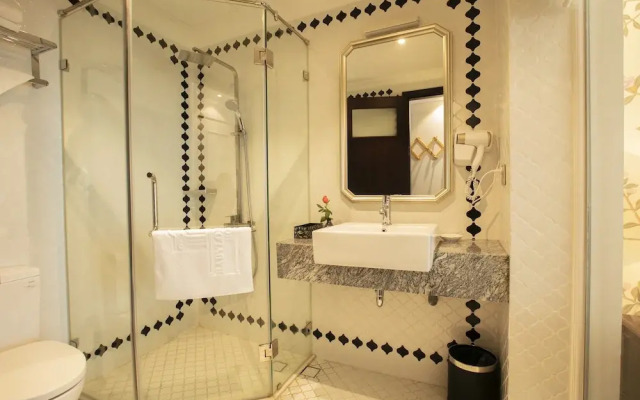 Golden Legend Boutique Hotel