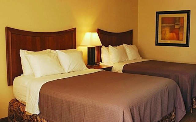 Trade Winds Central Inn