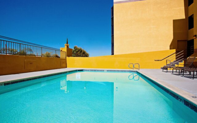 Holiday Inn Long Beach - Downtown Area