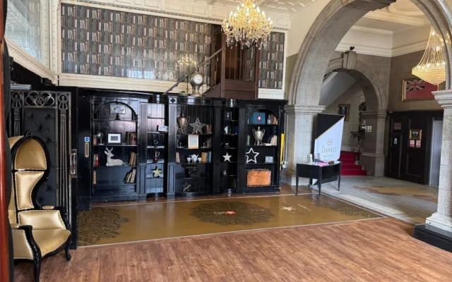 White Star Line Hotel