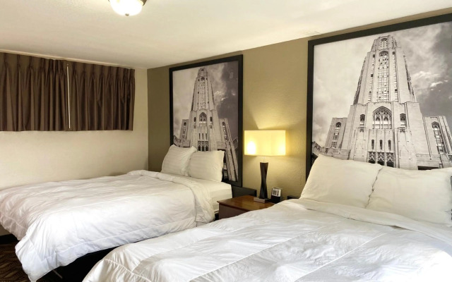 Super 8 by Wyndham Greensburg