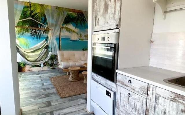 Happyhosts Beach House studio