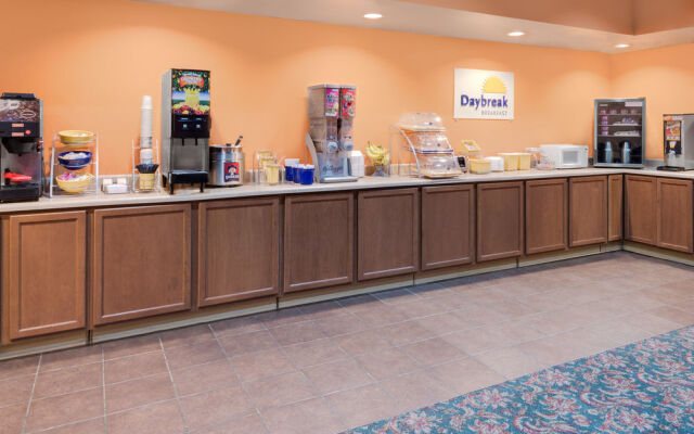 Days Inn - Newton
