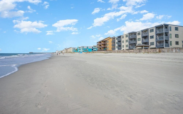 Sea Oaks 208