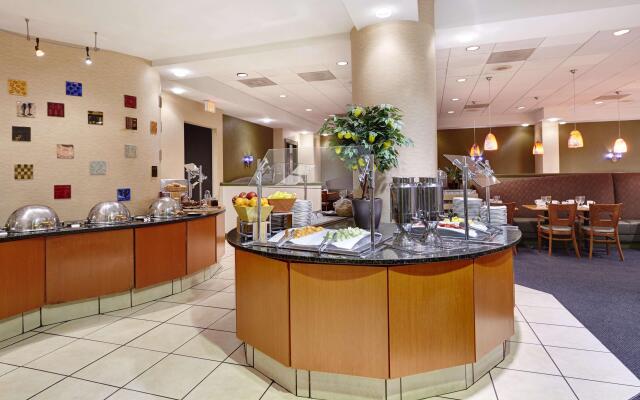 DoubleTree by Hilton Washington DC - Crystal City