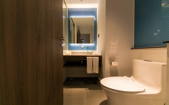 Holiday Inn Express Shanghai Tangzhen by IHG