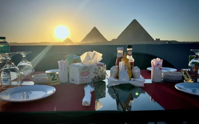 Fabulous View Pyramids Inn