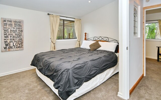 Pines Beach - Christchurch Holiday Homes