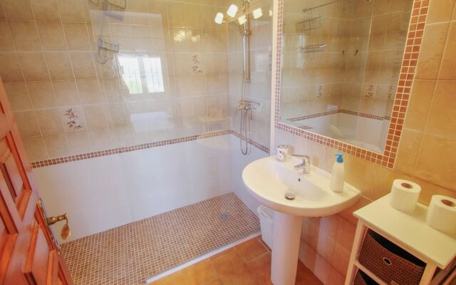 Alma - holiday home with private swimming pool in Benitachell