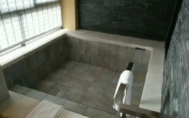 Jinfang Hot Spring Banshan Hotel