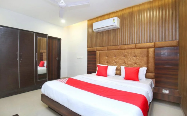 OYO 24778 Hotel 24