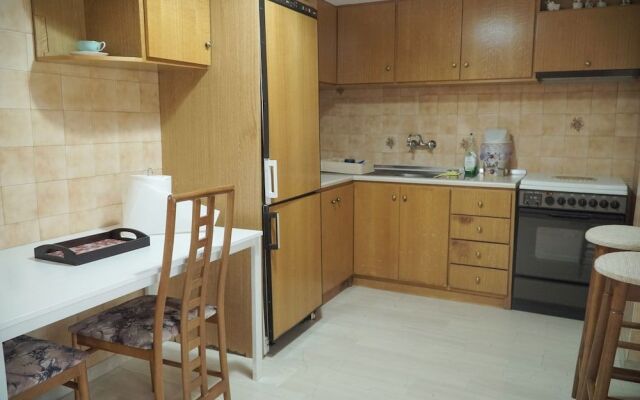 Arados Family Residence