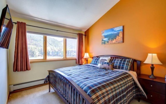 2 Bedroom Mountain Condo in Lakeside Village Near Keystone Lake with Complimentary Shuttle Service