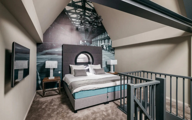 YAYS Amsterdam Maritime by Numa
