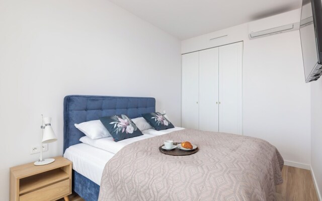 Bulwar Zachodzącego Słońca by Renters