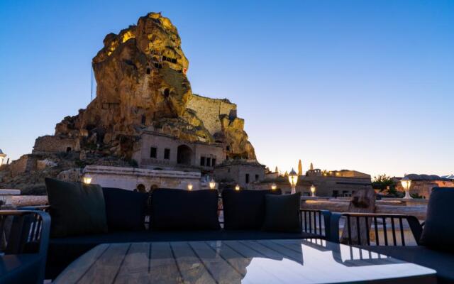 Solo Cave Suites
