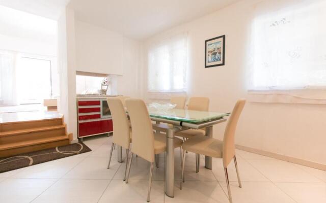 Holiday House Danka