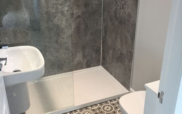 Bluebell Lodge 7 with Hot Tub