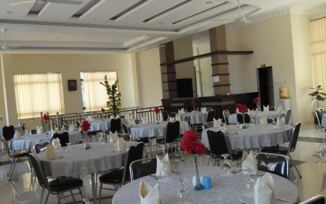 Permata Land Hotel & Resort