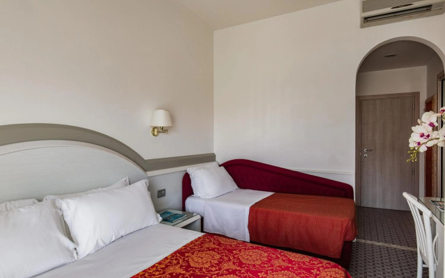 Hotel Caravelle