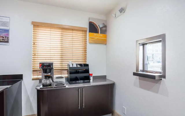 Motel 6 Ventura, CA - Downtown