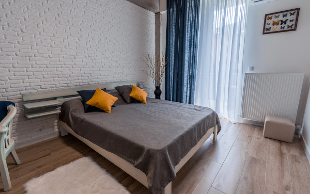 Easy Hotel