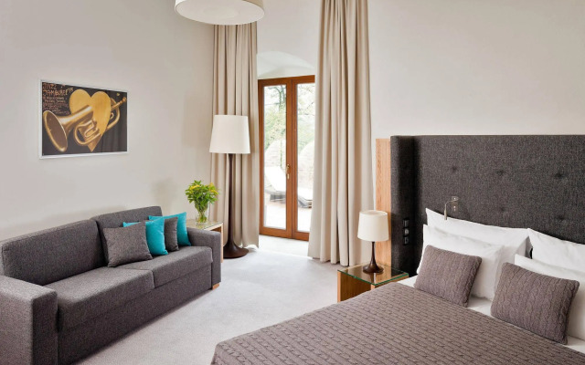 Uroczysko Siedmiu Stawów Luxury Hotel