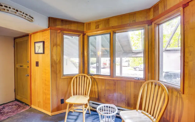 Centrally Located Eugene Apt < Half-mi to UO!