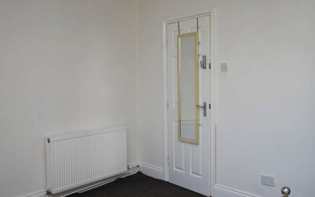 Hullidays - University Side Lg 4 bed House