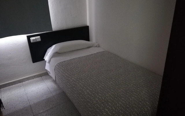 Hostal River