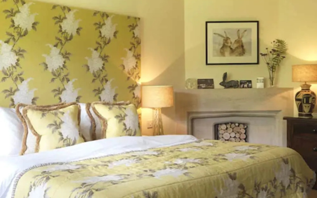 Hare And Hounds Hotel