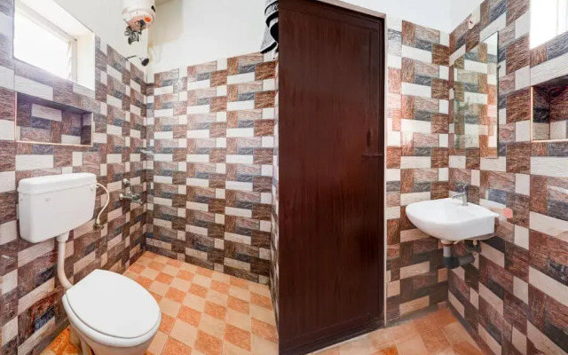 Leo's Home Stay by OYO Rooms