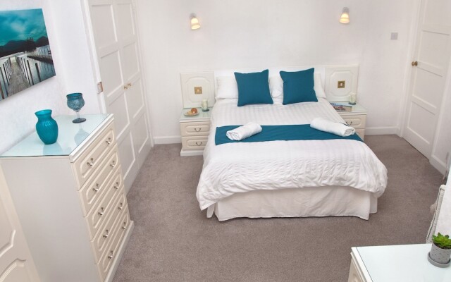 Weymouth Bay Apartment B