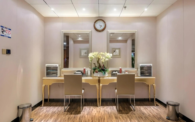 Guangzhou Nuomo International Hotel