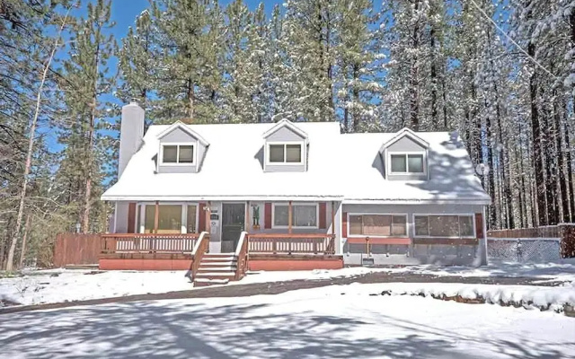 3790 Needle Peak Rd