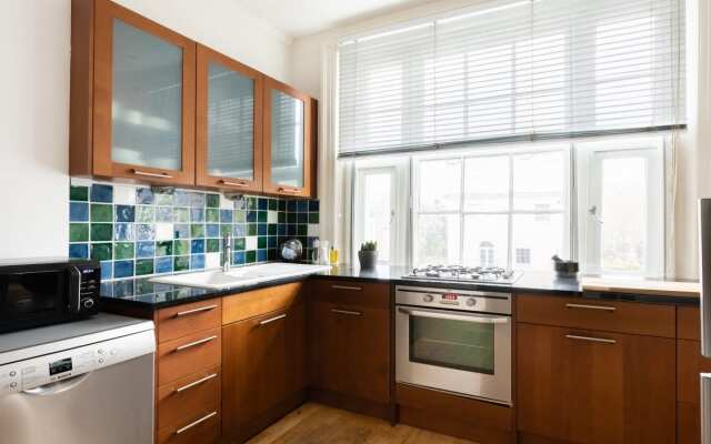 The Holland Park Escape - Modern & Central 2BDR Flat