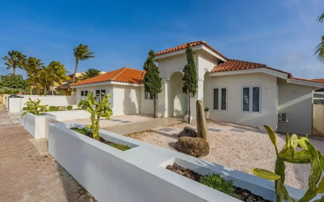 New Mediterranean Villa 5bed 5bath Across-marriott