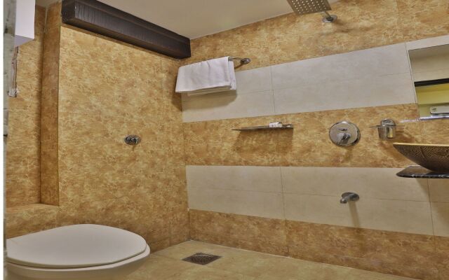 OYO 9240 Hotel Crystal Inn