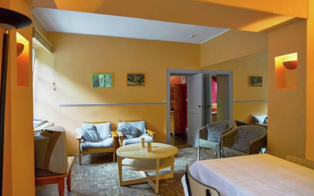 Spacious Family Home, Sosoye